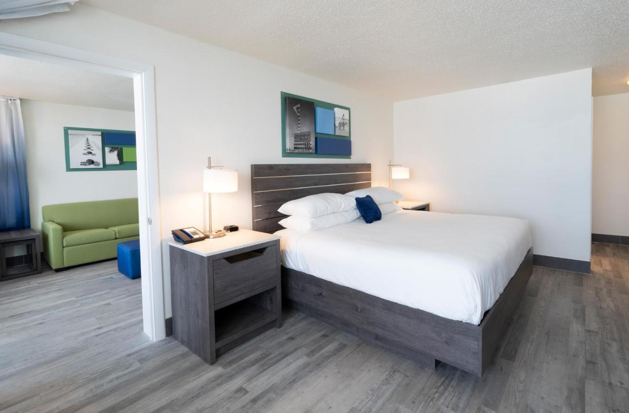 Gulf Front King Bed Suite,1276533256:JPEG